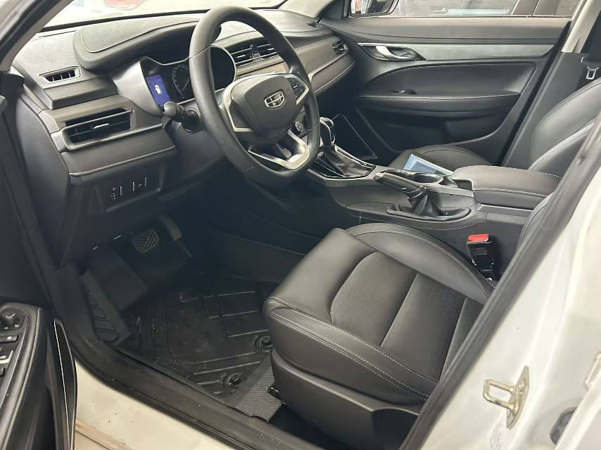 GEELY Emgrand 2021 imagem de carro #4