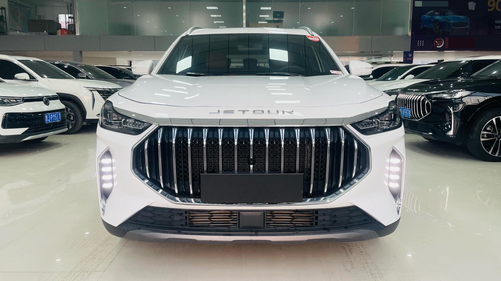 Jetour X70 PLUS 2023 #2 Jetour X70 PLUS 2023 car image #2