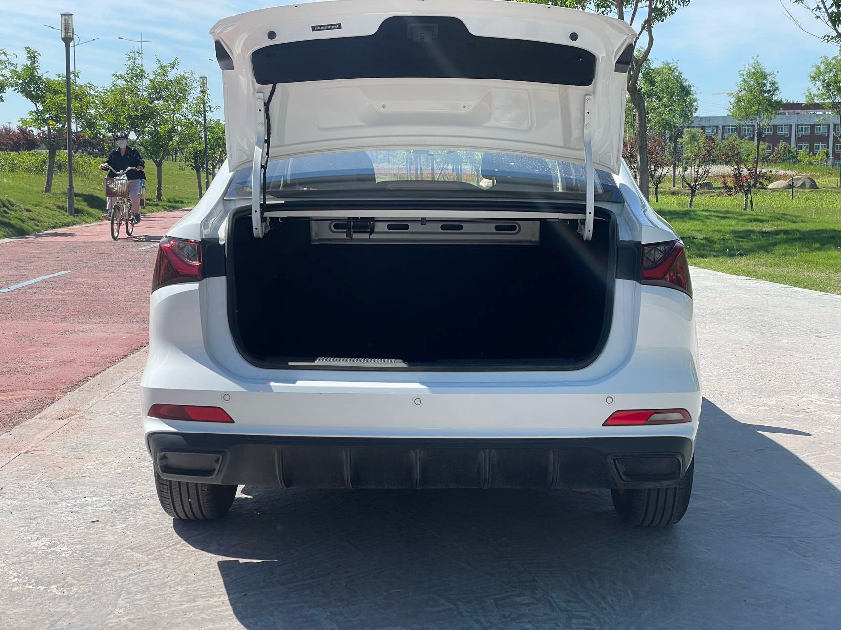 Roewe i5 2025 #11 Roewe i5 2025 image de voiture #11