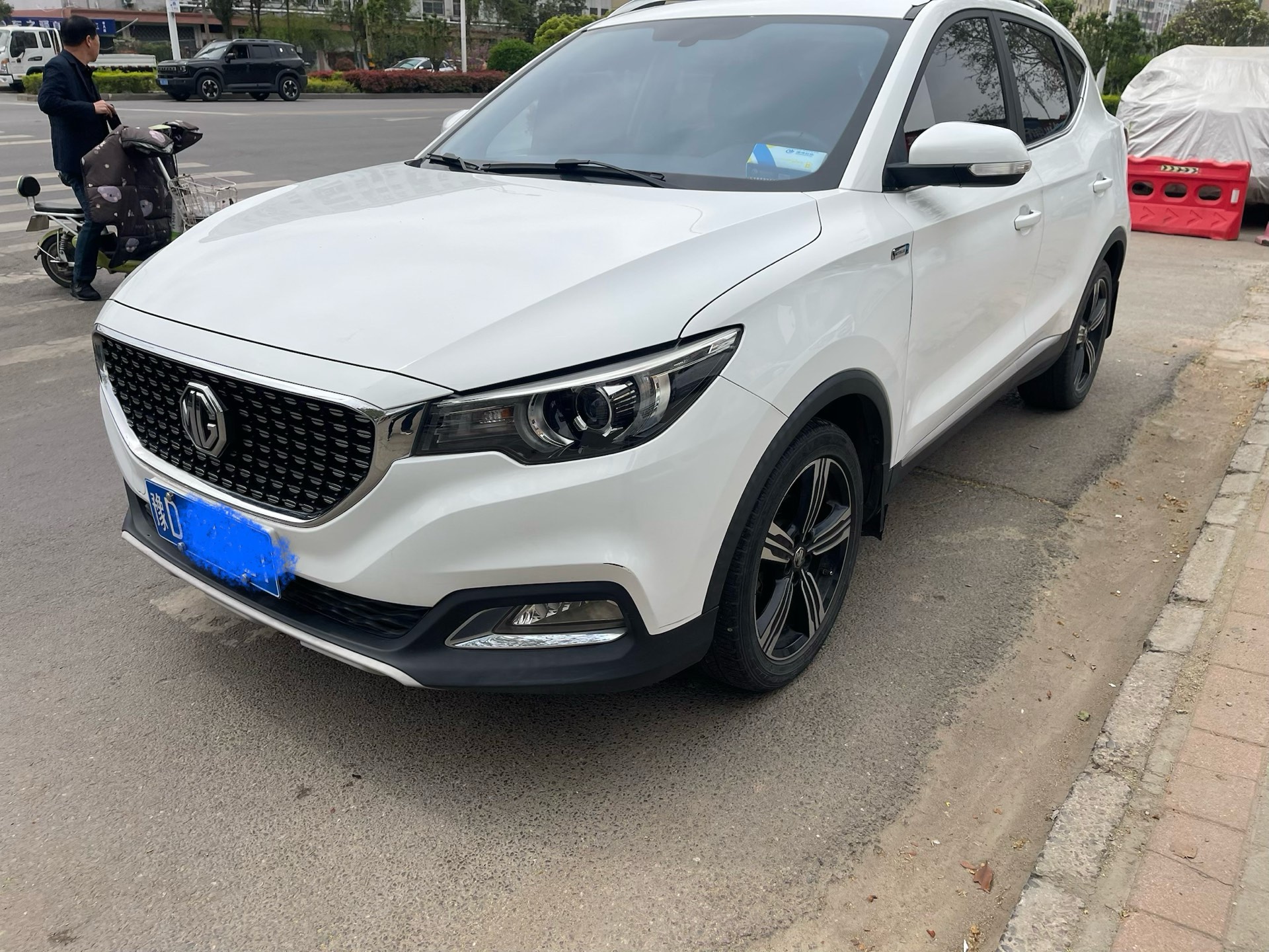 MG ZS 2018 MG ZS 2018 car image