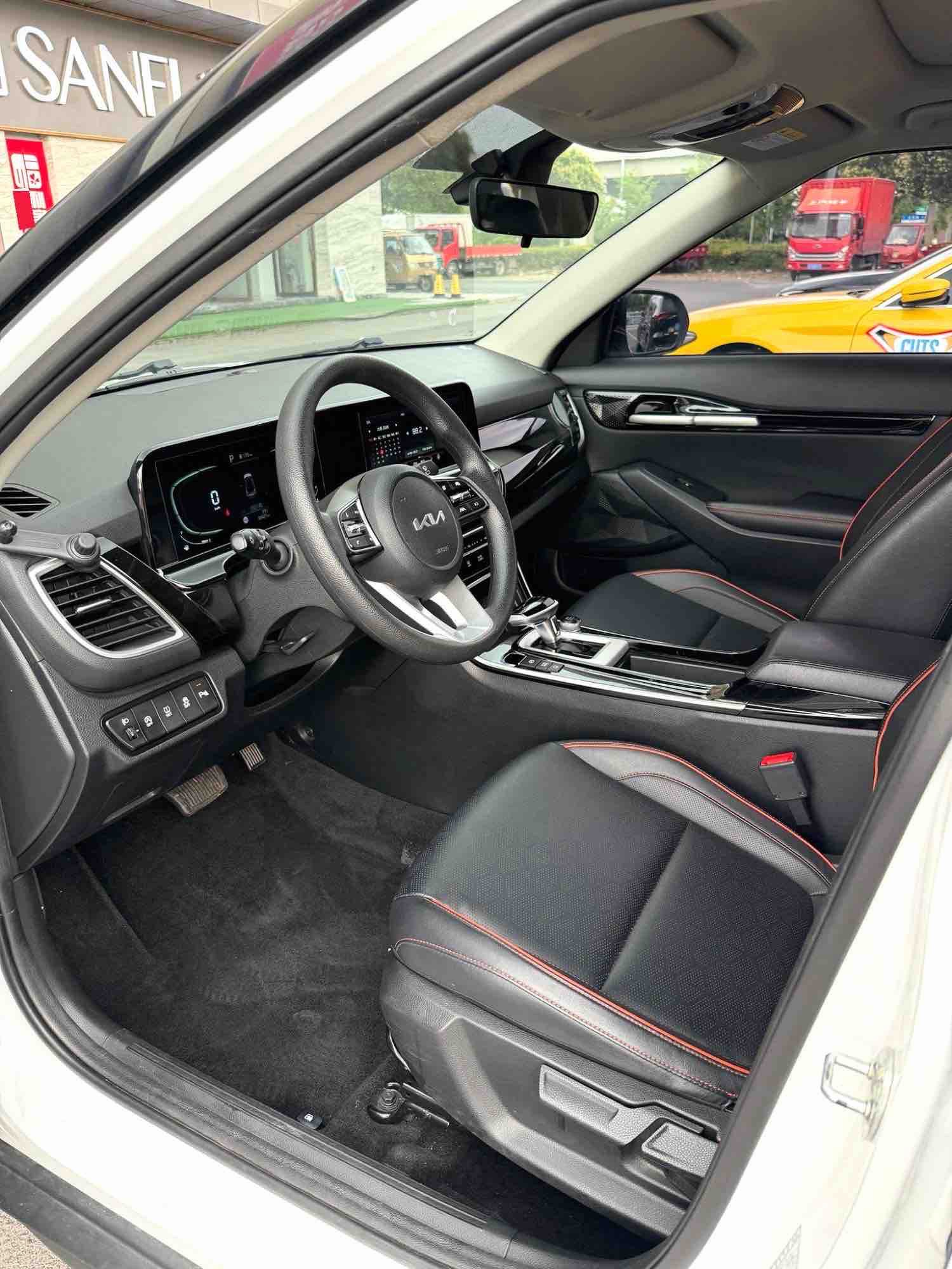 Kia Seltos 2023 #2 Kia Seltos 2023 car image #2