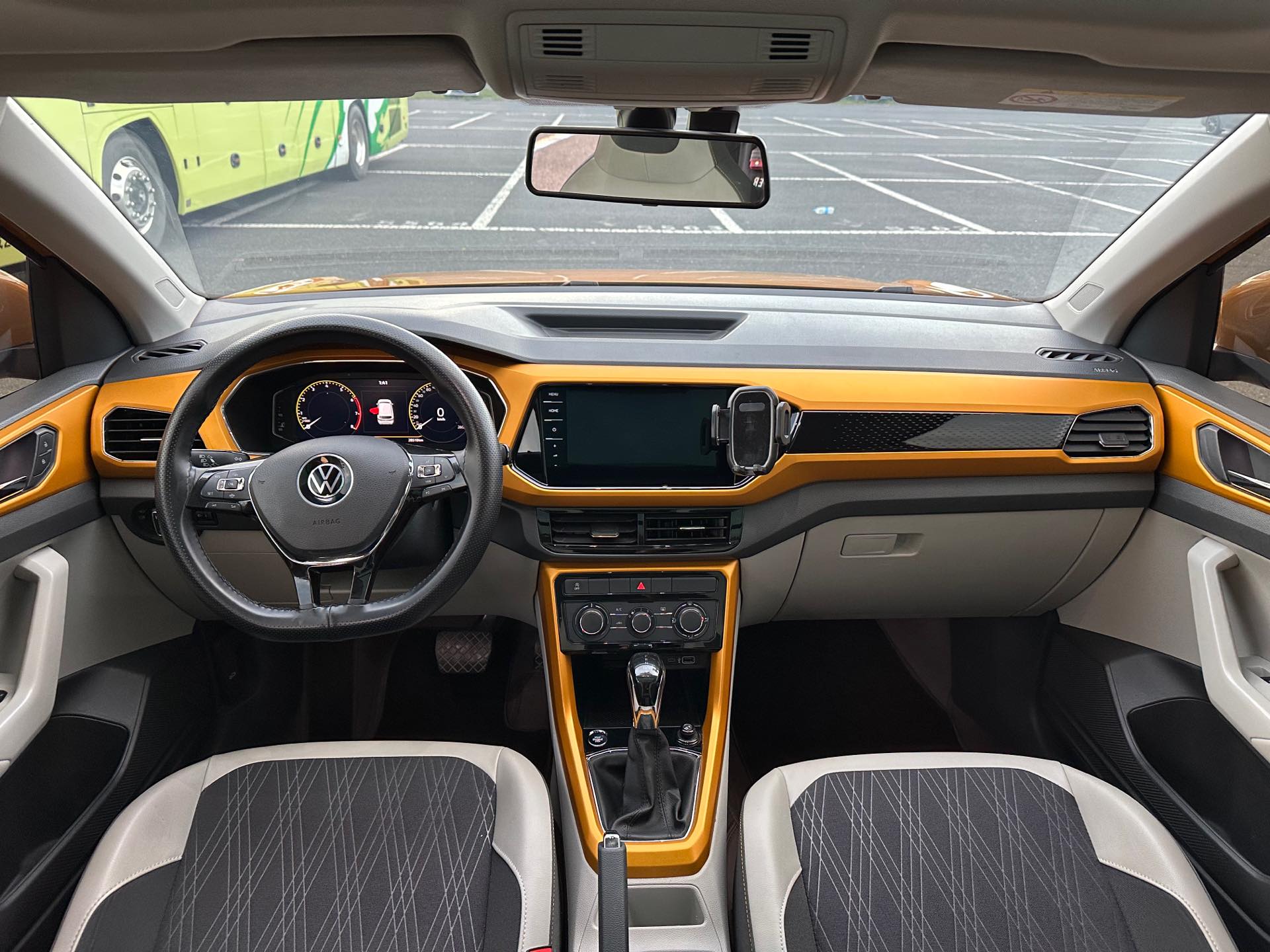 Volkswagen T-Cross 2023 #6 Volkswagen T-Cross 2023 car image #6