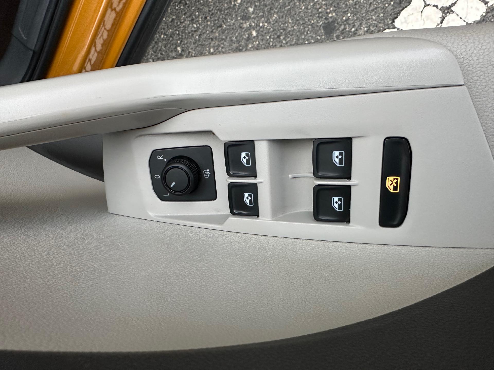 Volkswagen T-Cross 2023 #11 Volkswagen T-Cross 2023 car image #11