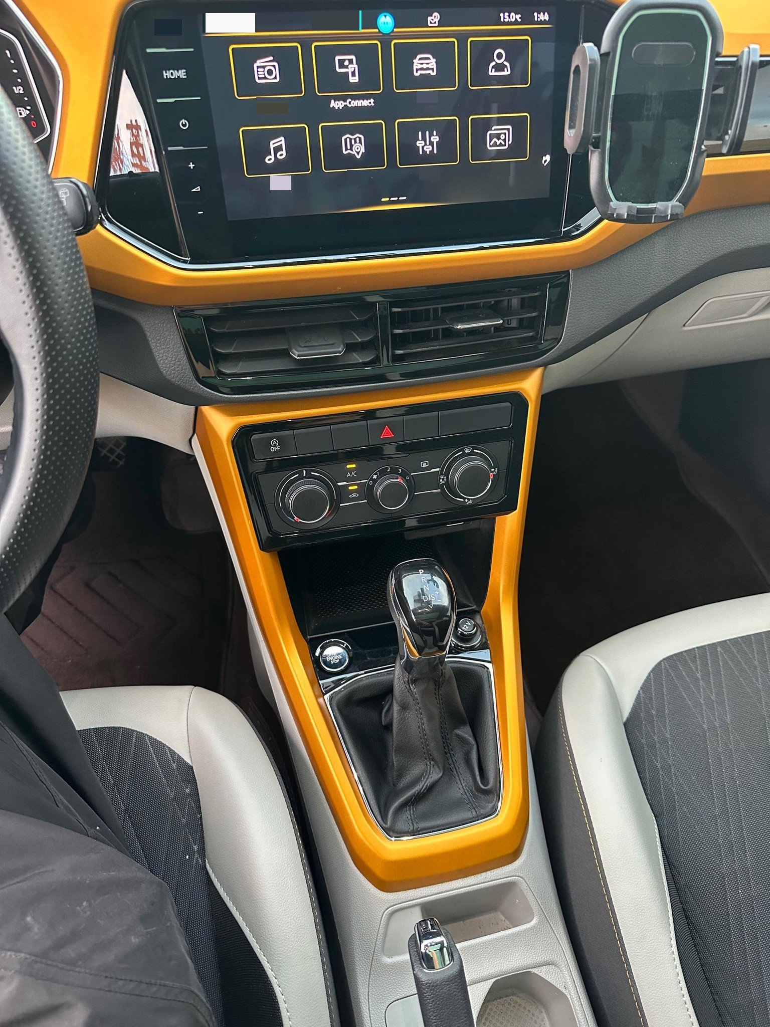 Volkswagen T-Cross 2023 #14 Volkswagen T-Cross 2023 car image #14
