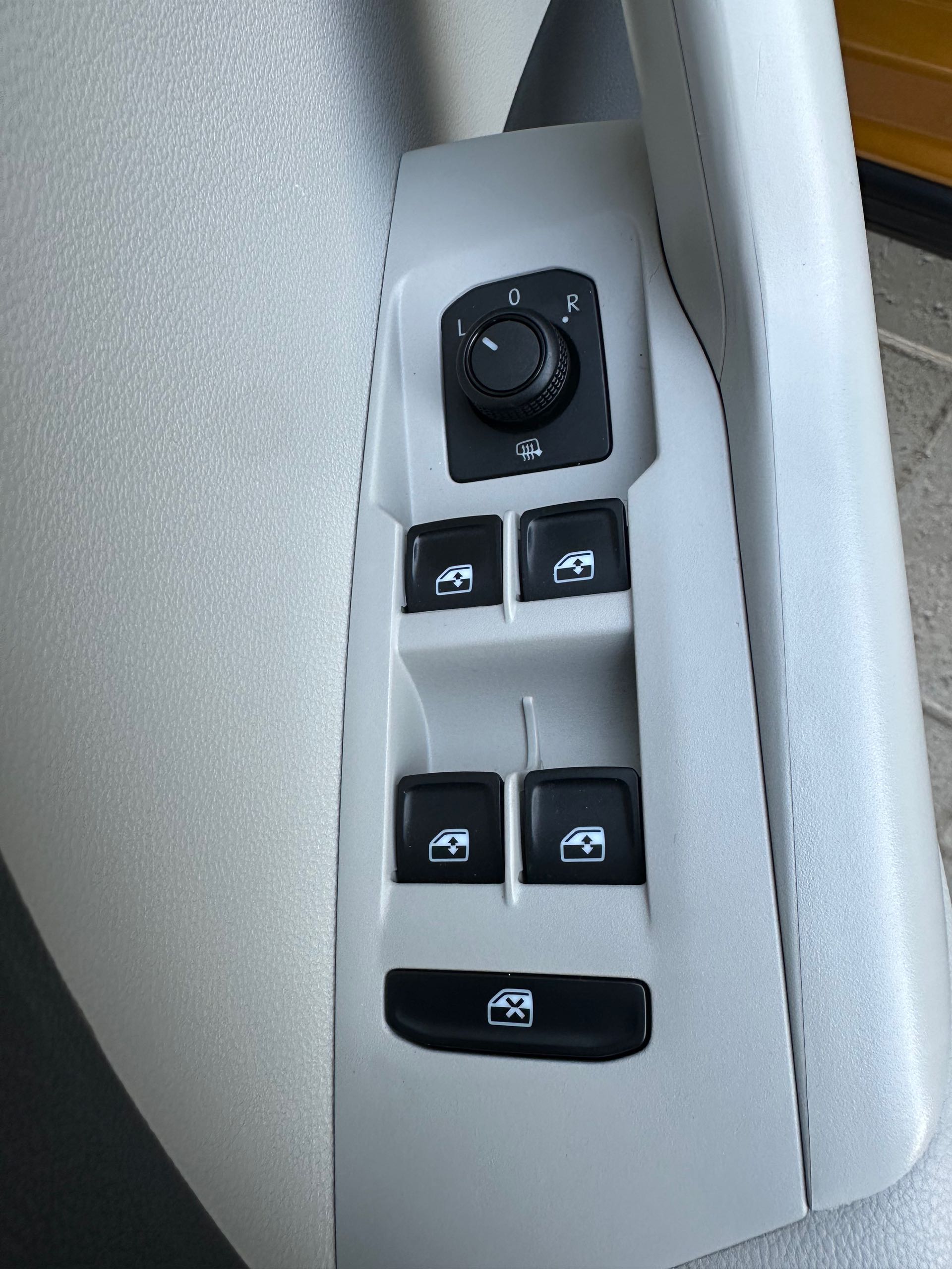 Volkswagen T-Cross 2023 #15 Volkswagen T-Cross 2023 car image #15