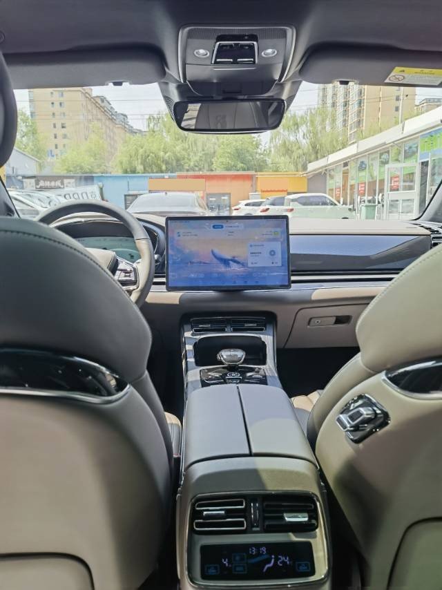BYD Han 2023 #5 BYD Han 2023 car image #5