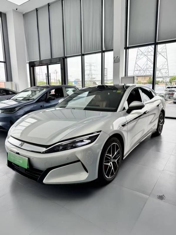 BYD HanL 2025 BYD HanL 2025 car image