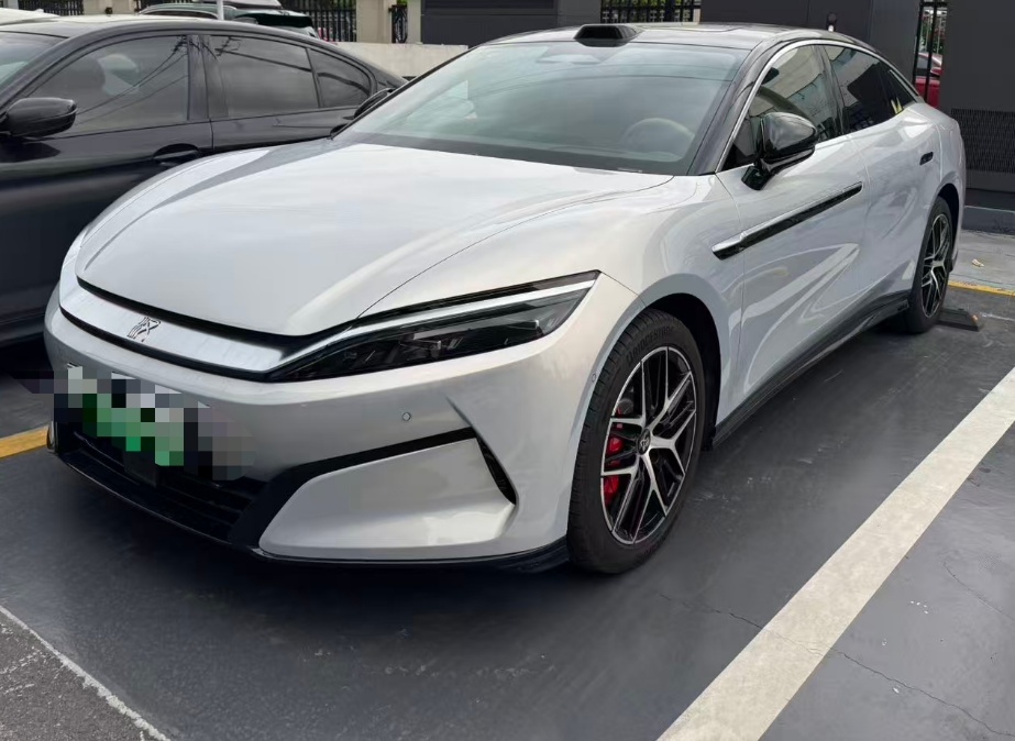 BYD HanL 2025 BYD HanL 2025 صورة سيارة