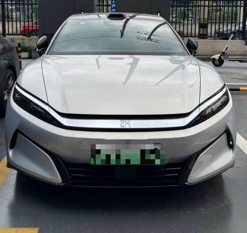 BYD HanL 2025 #2 BYD HanL 2025 car image #2