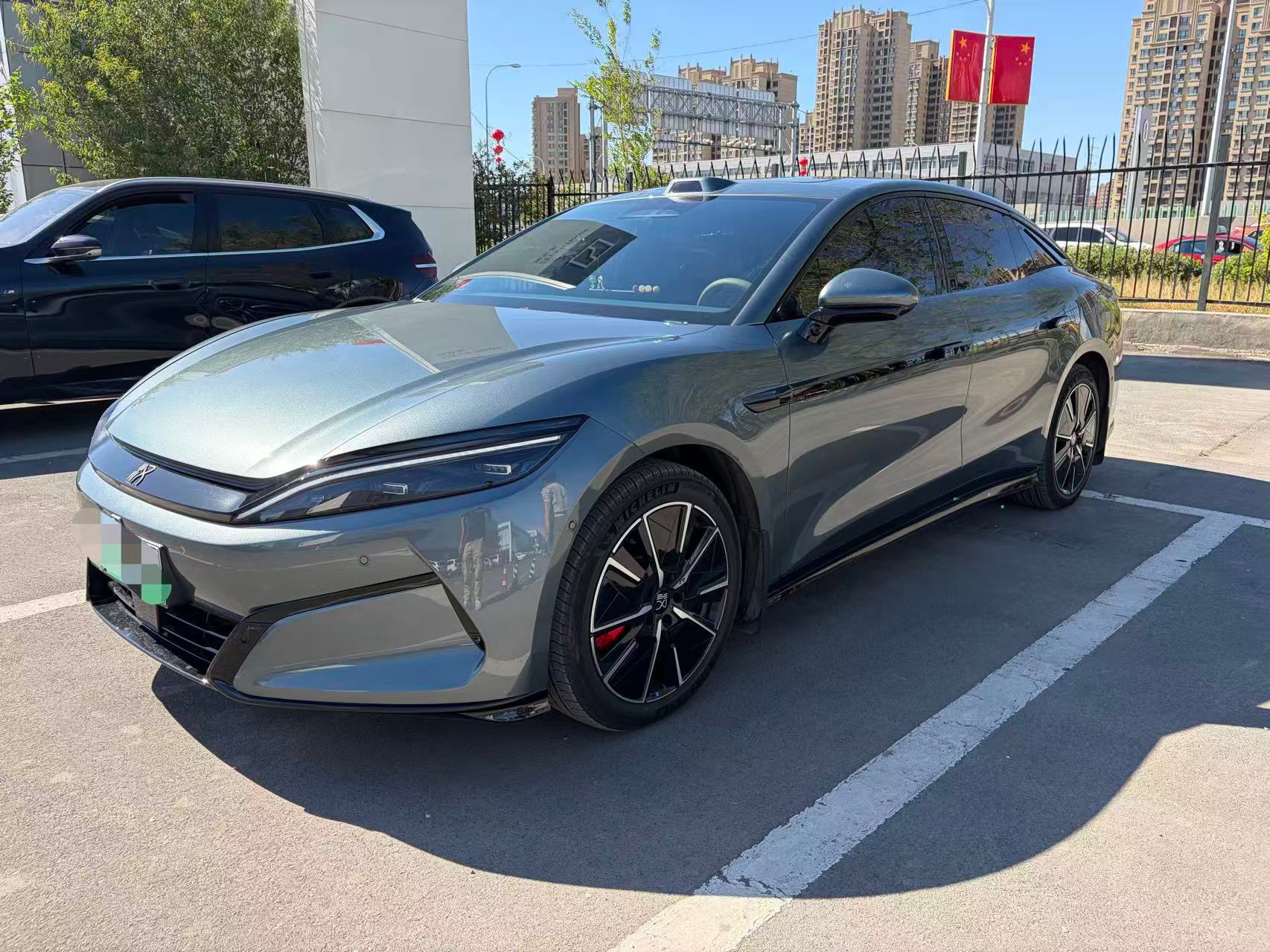 BYD HanL 2025 BYD HanL 2025 car image