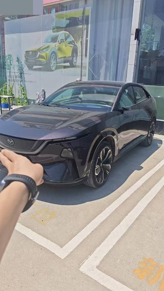 Mazda EZ-60 2025 car image 