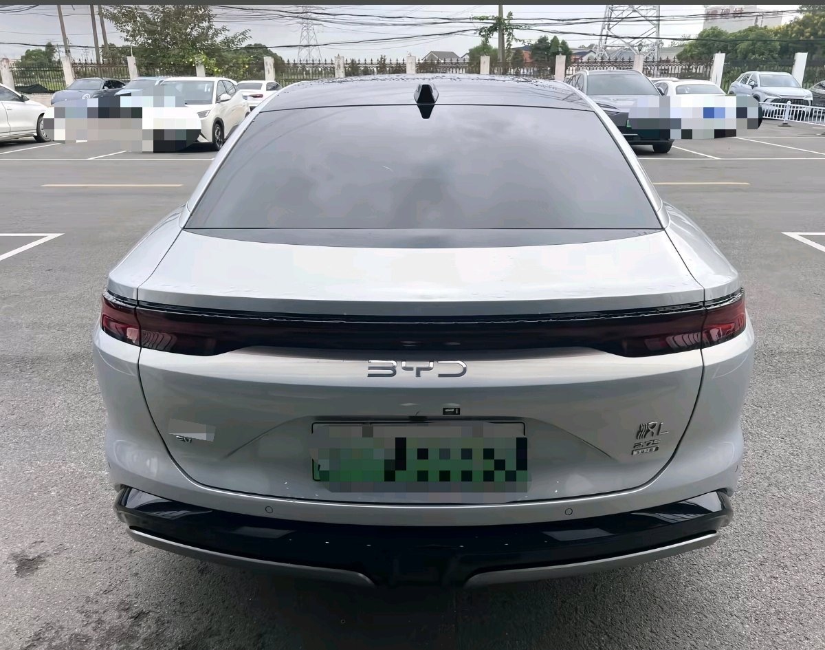 BYD HanL 2025 #4 BYD HanL 2025 car image #4