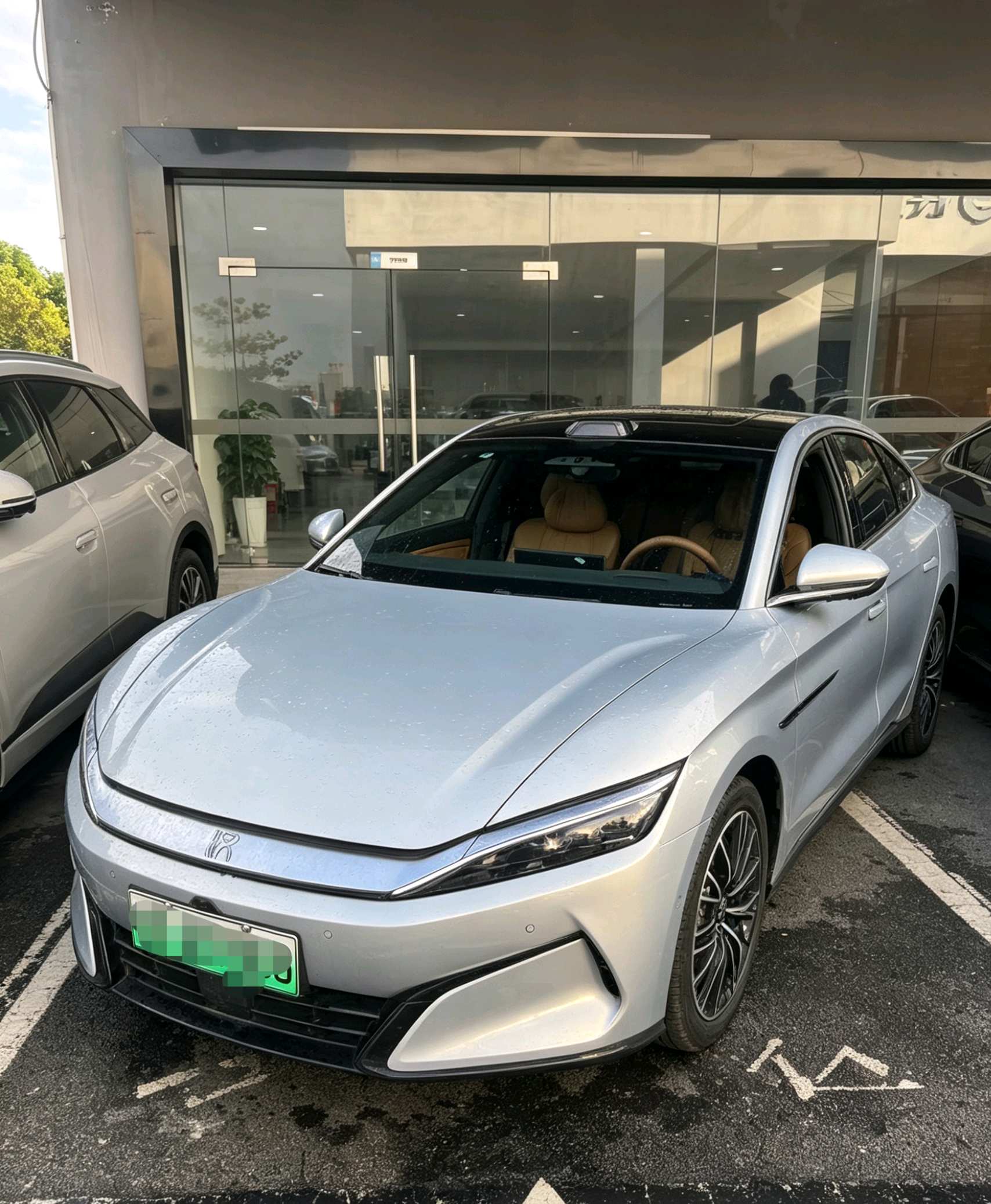 BYD HanL 2025 BYD HanL 2025 car image