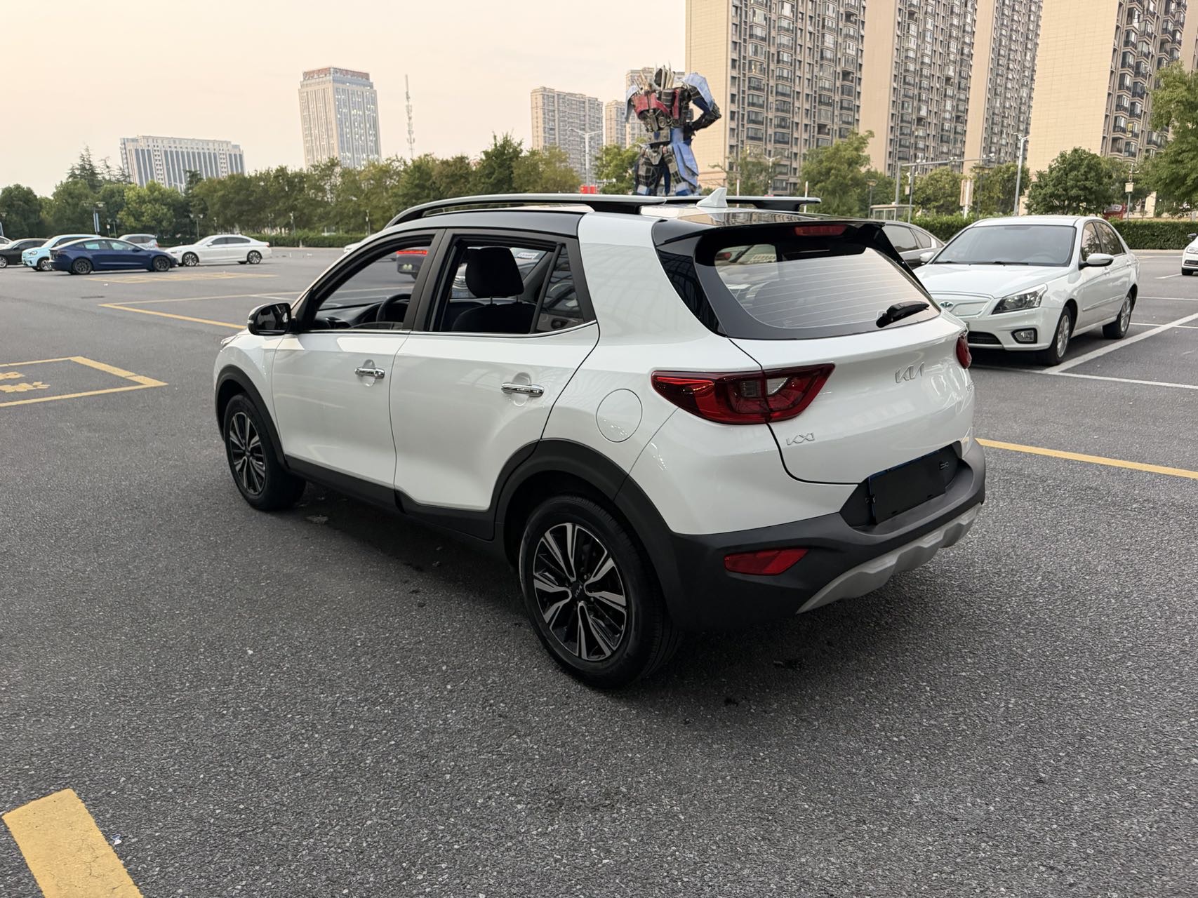 Kia KX1 2023 car image #4