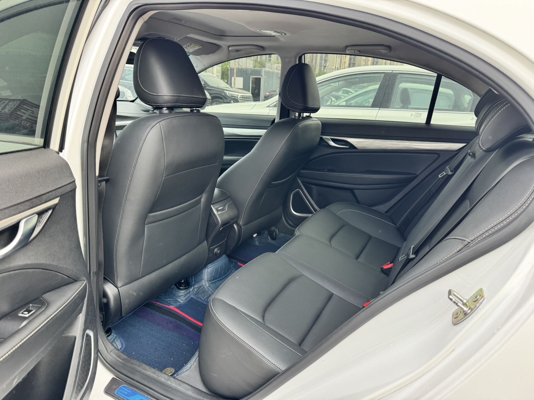 GEELY Emgrand 2019 imagen de coche #4