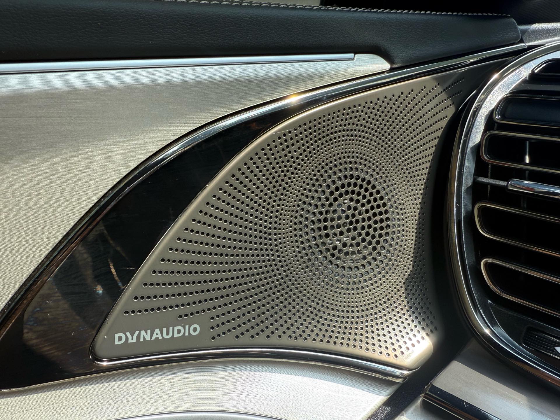 BYD Han 2025 #9 BYD Han 2025 car image #9