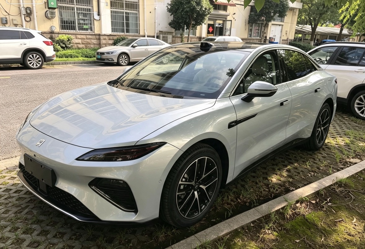 BYD HanL 2025 BYD HanL 2025 car image