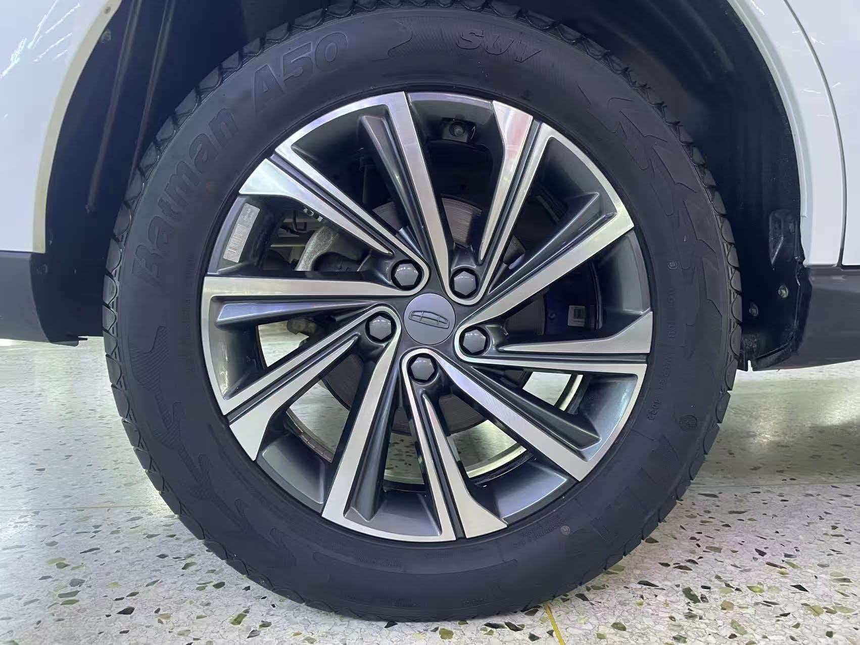 GEELY Vision X6 2023 car image #7