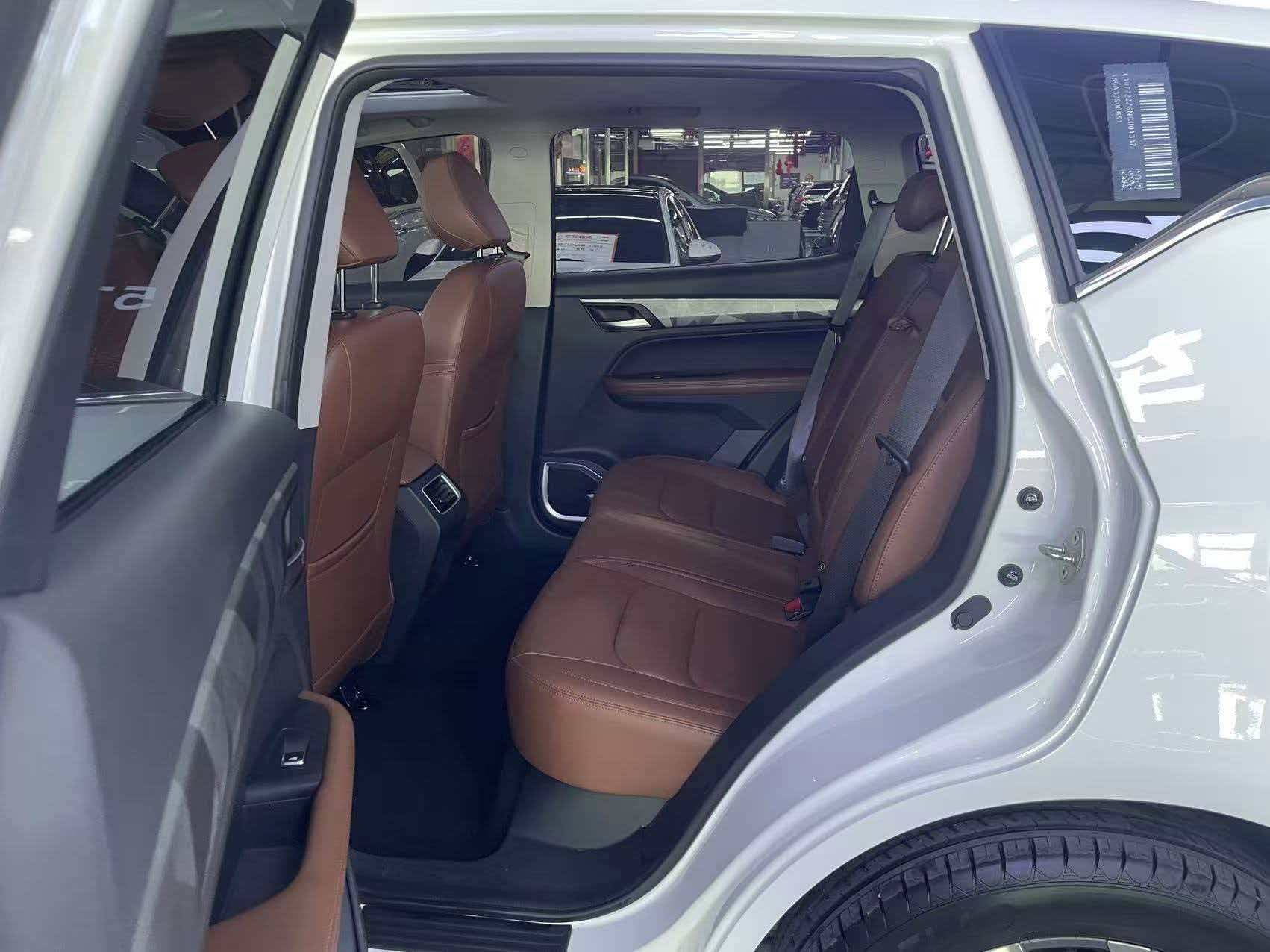 GEELY Vision X6 2023 car image #9