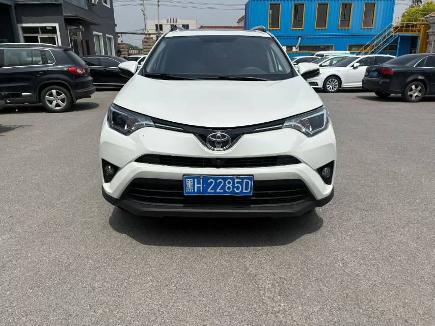 Toyota RAV4 2019 image de voiture #2