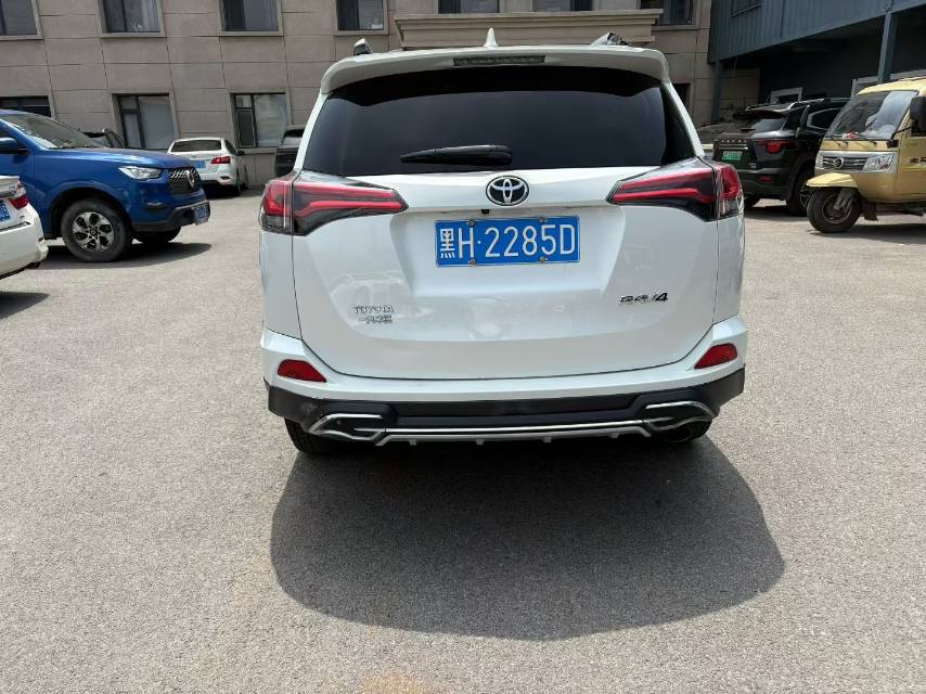 Toyota RAV4 2019 image de voiture #6
