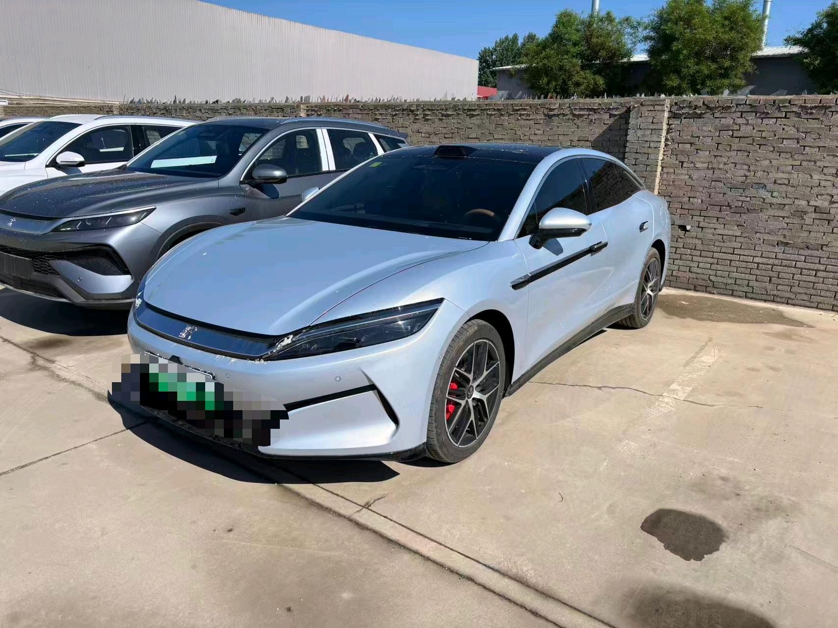 BYD HanL 2025 BYD HanL 2025 car image