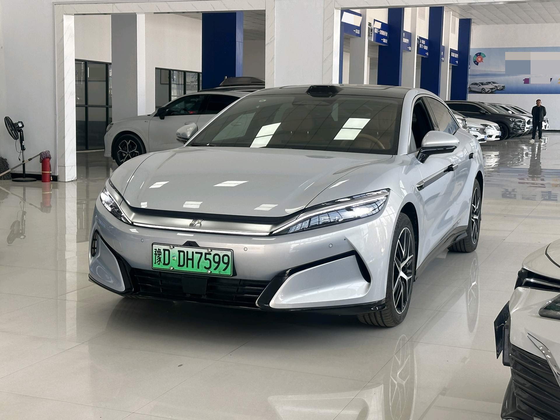 BYD HanL 2025 BYD HanL 2025 car image