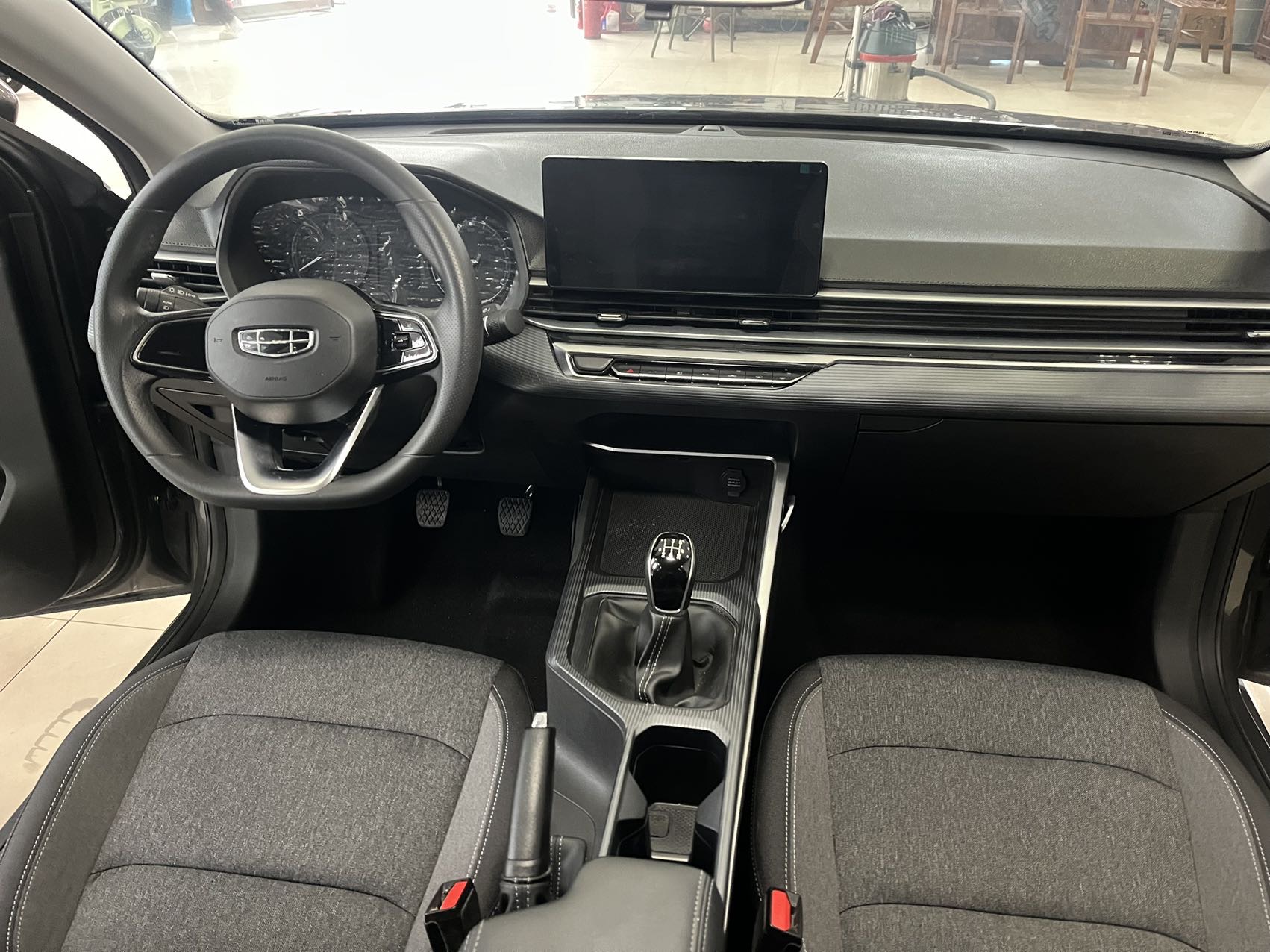 GEELY Emgrand 2024 #7 GEELY Emgrand 2024 изображение автомобиля #7