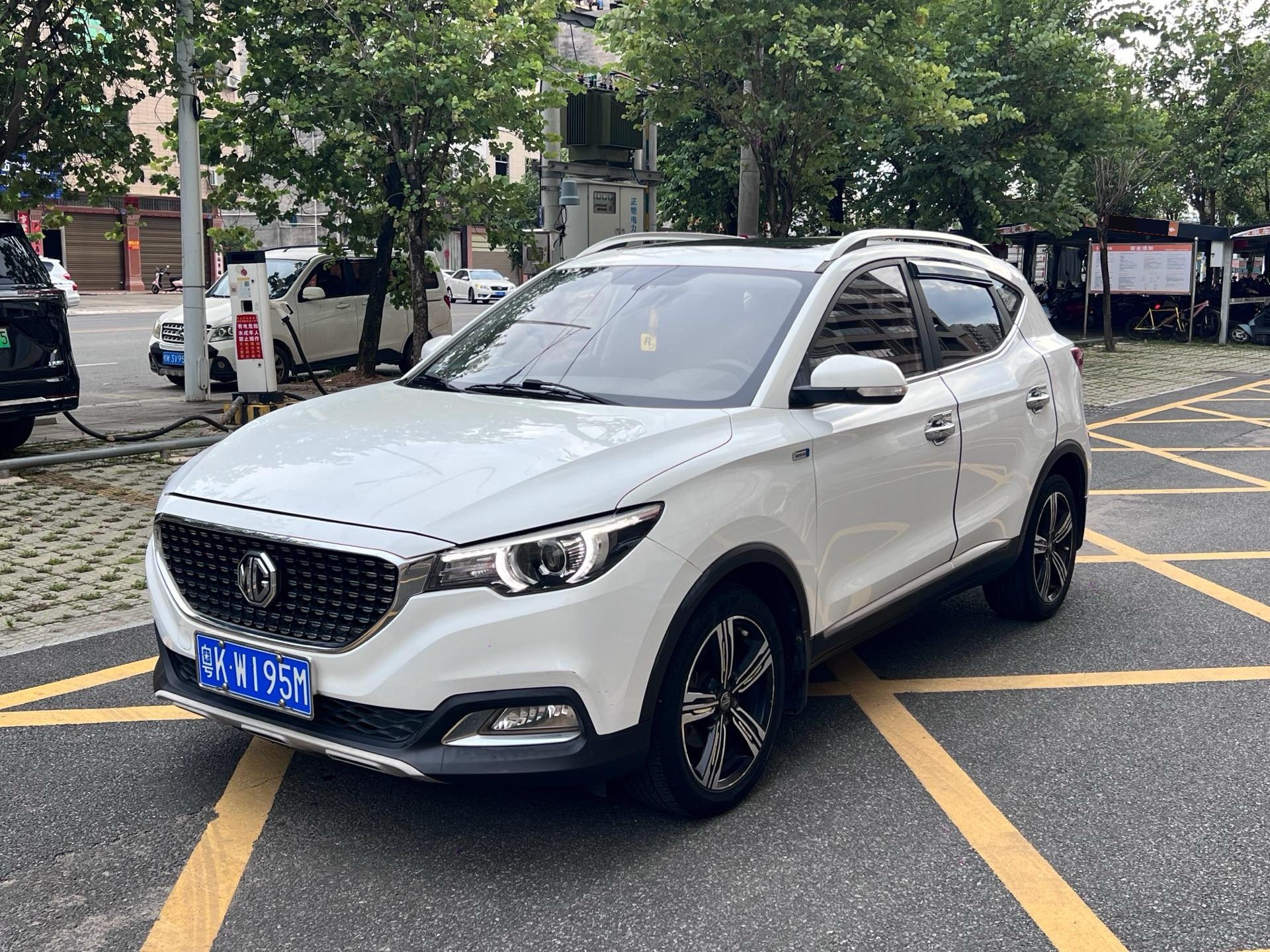 MG ZS 2018 MG ZS 2018 car image