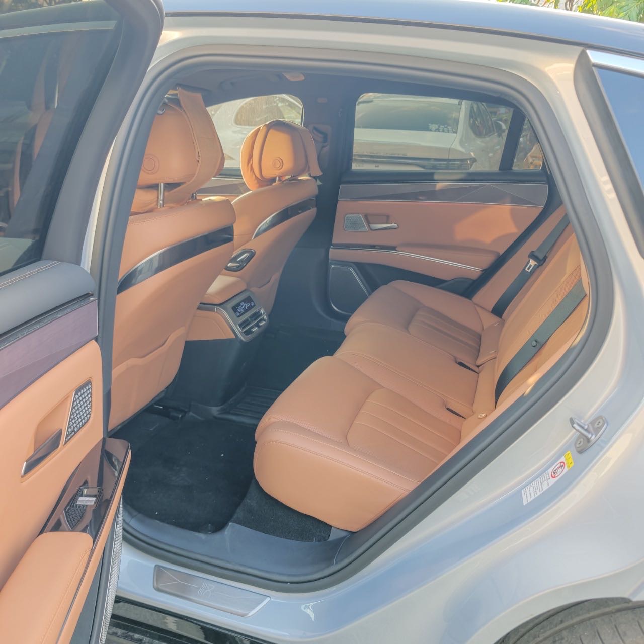 BYD HanL 2025 صورة سيارة #4