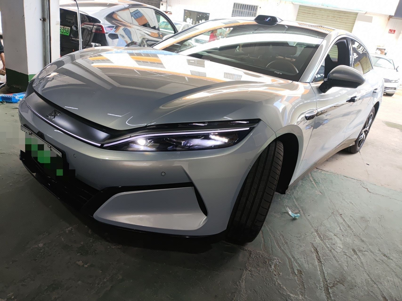 BYD HanL 2025 صورة سيارة 