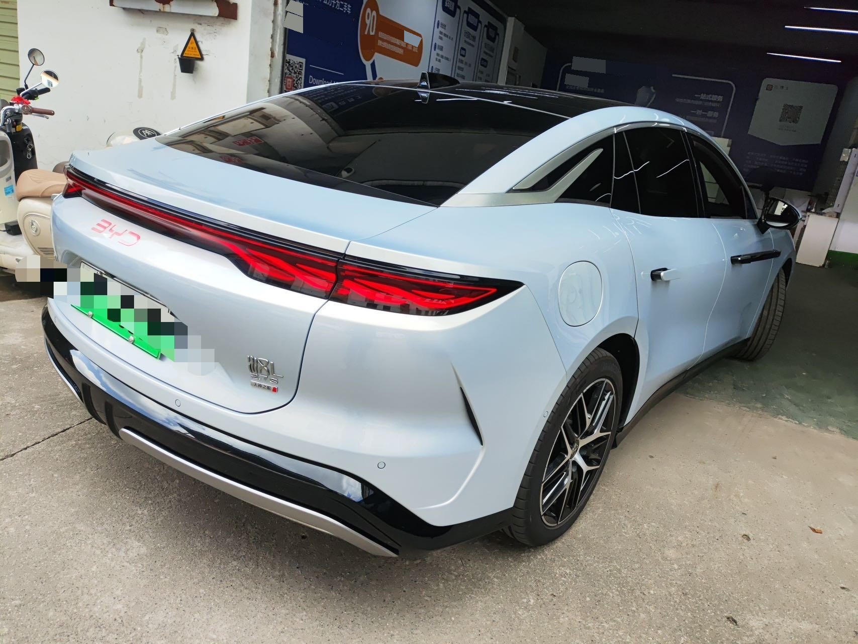 BYD HanL 2025 صورة سيارة #6