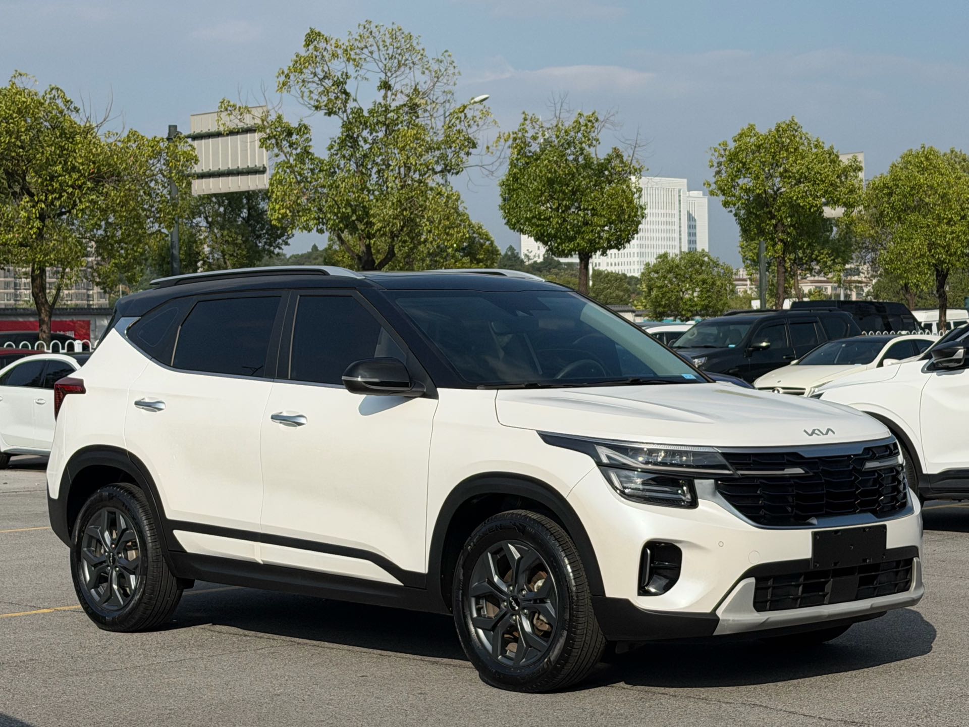 Kia Seltos 2023 #2 Kia Seltos 2023 car image #2