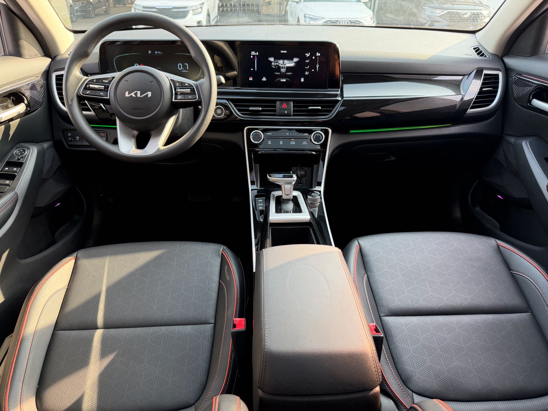 Kia Seltos 2023 #14 Kia Seltos 2023 car image #14