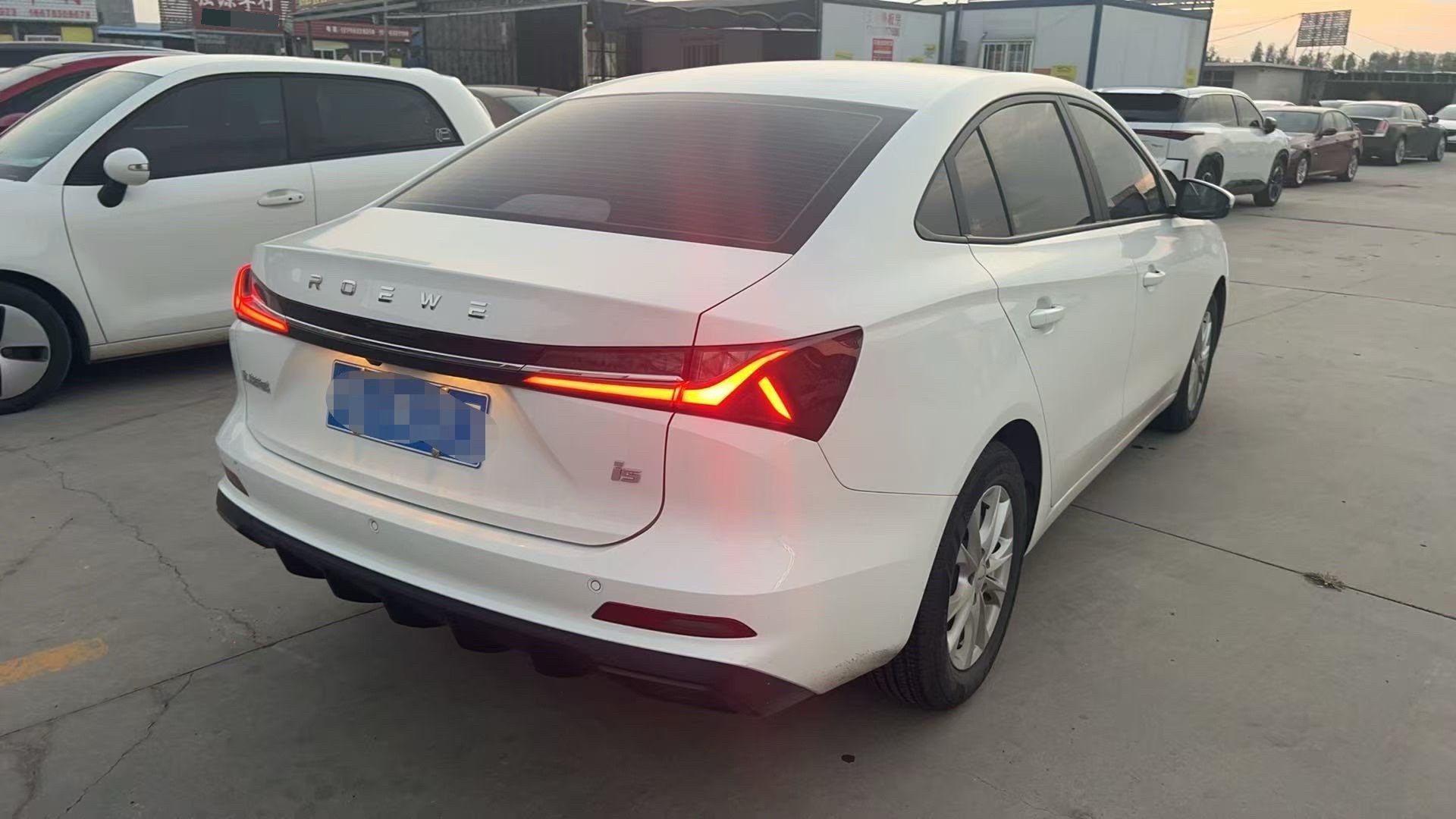 Roewe i5 2024 #4 Roewe i5 2024 imagen de coche #4