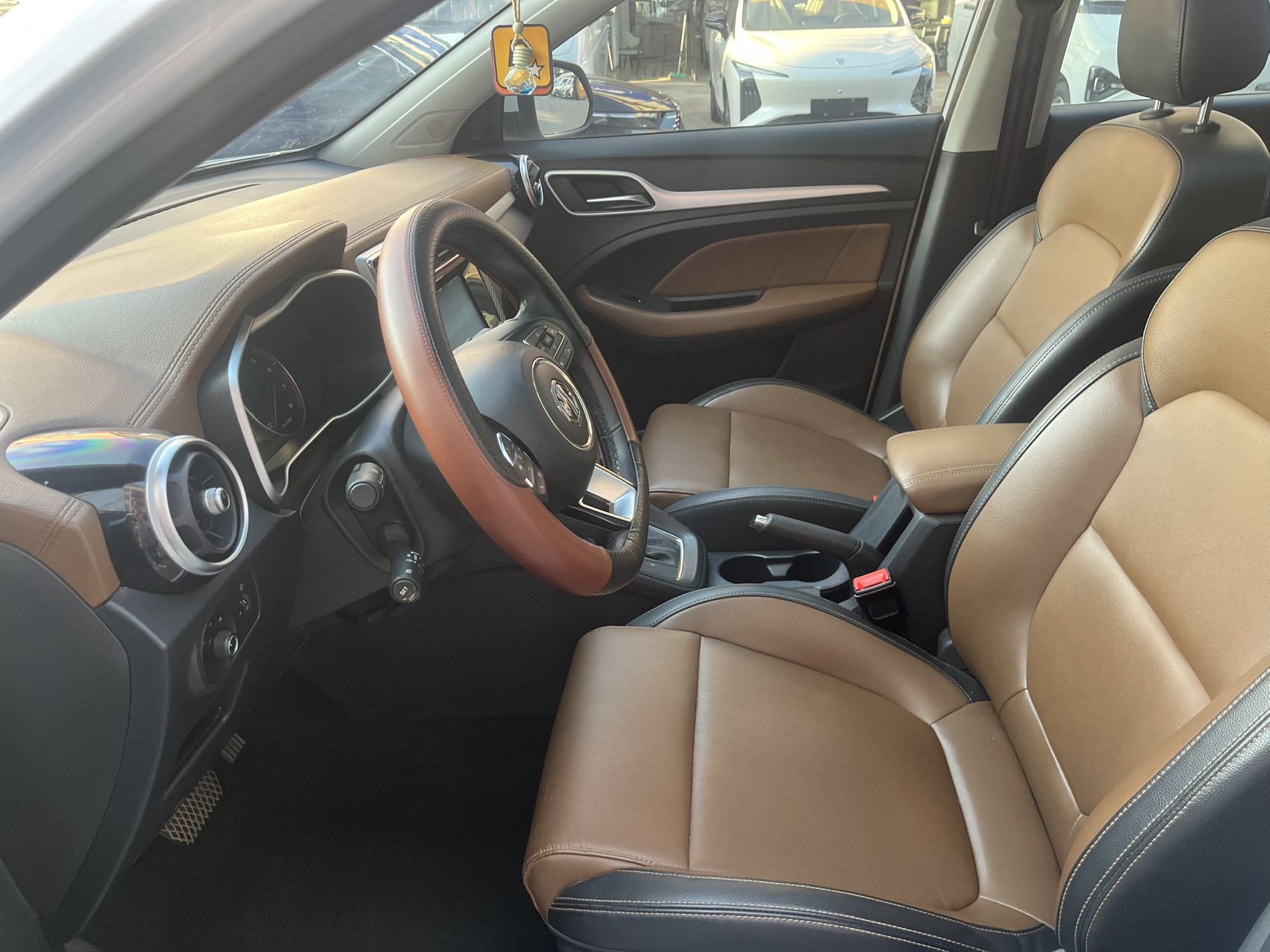 MG ZS 2017 #4 MG ZS 2017 car image #4
