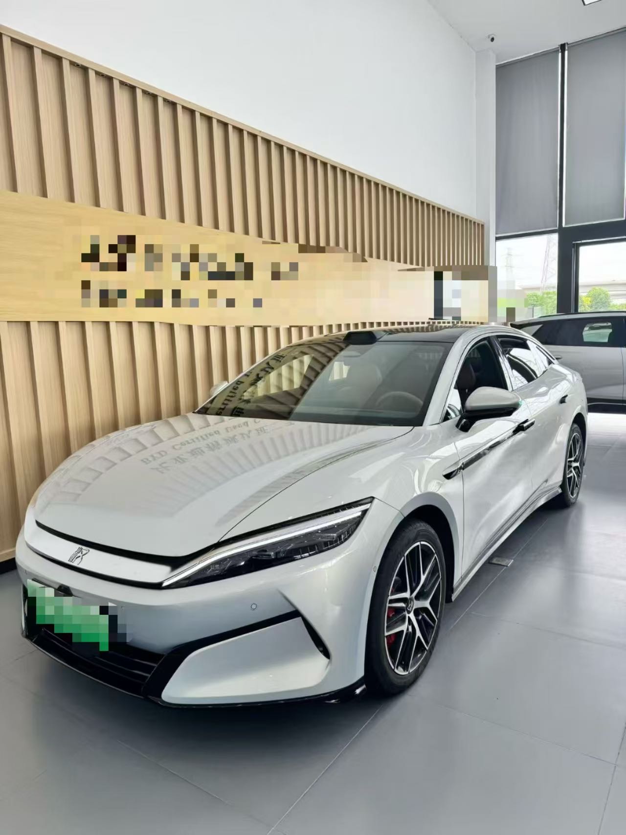 BYD HanL 2025 BYD HanL 2025 car image