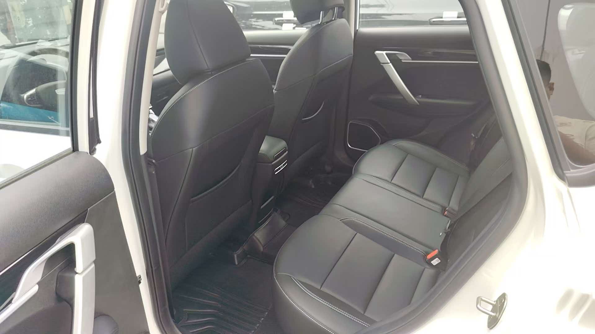 GEELY Coolray 2025 #2 GEELY Coolray 2025 imagen de coche #2