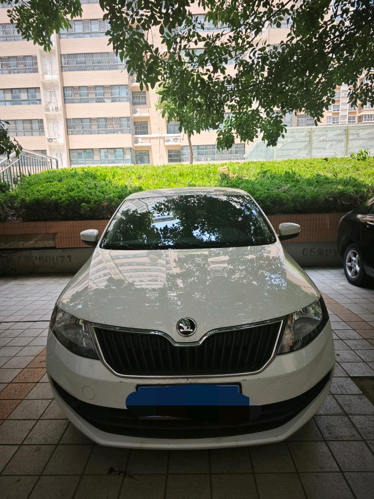 Skoda Rapid 2023 #2 Skoda Rapid 2023 صورة سيارة #2