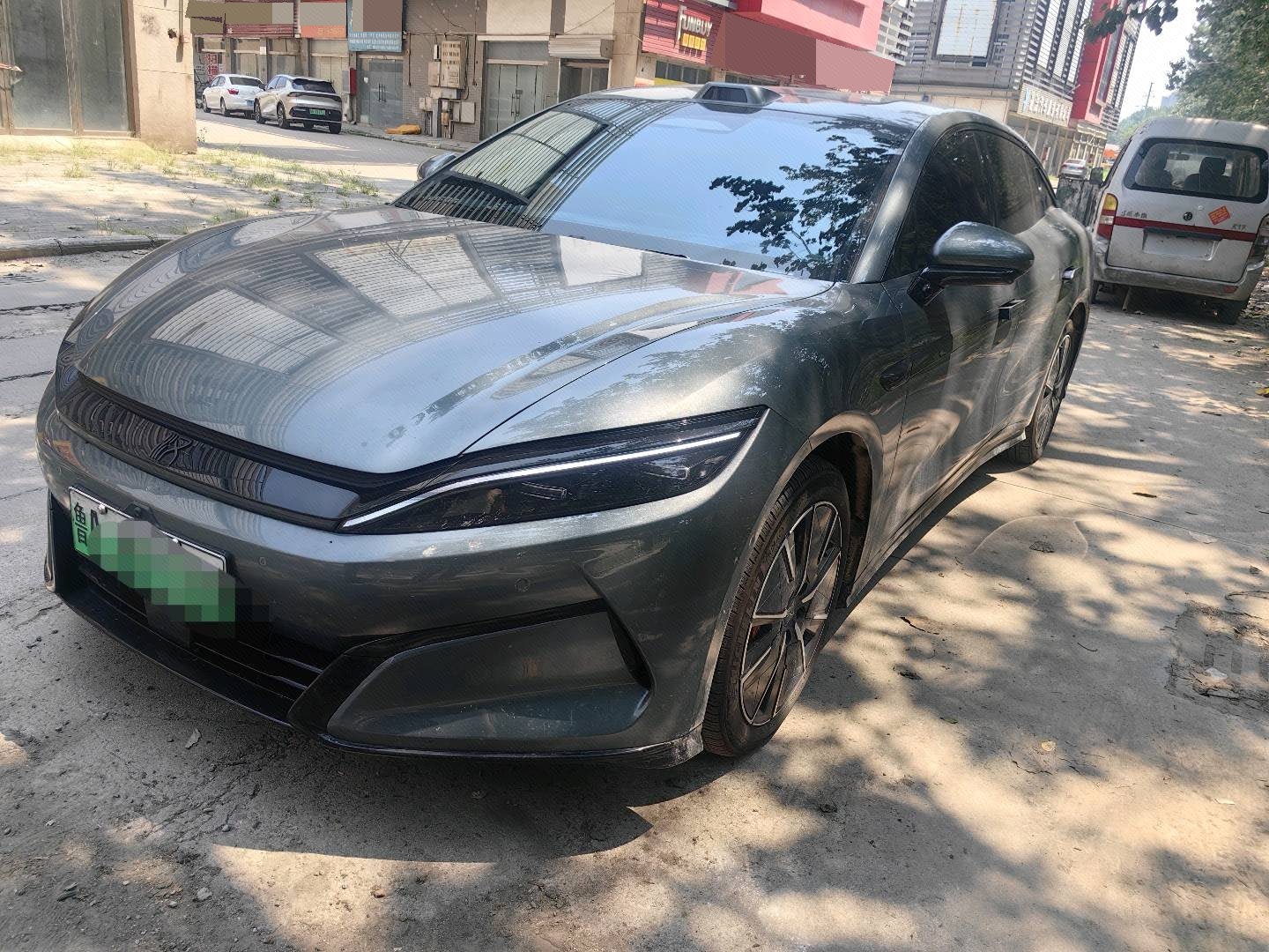 BYD HanL 2025 BYD HanL 2025 car image