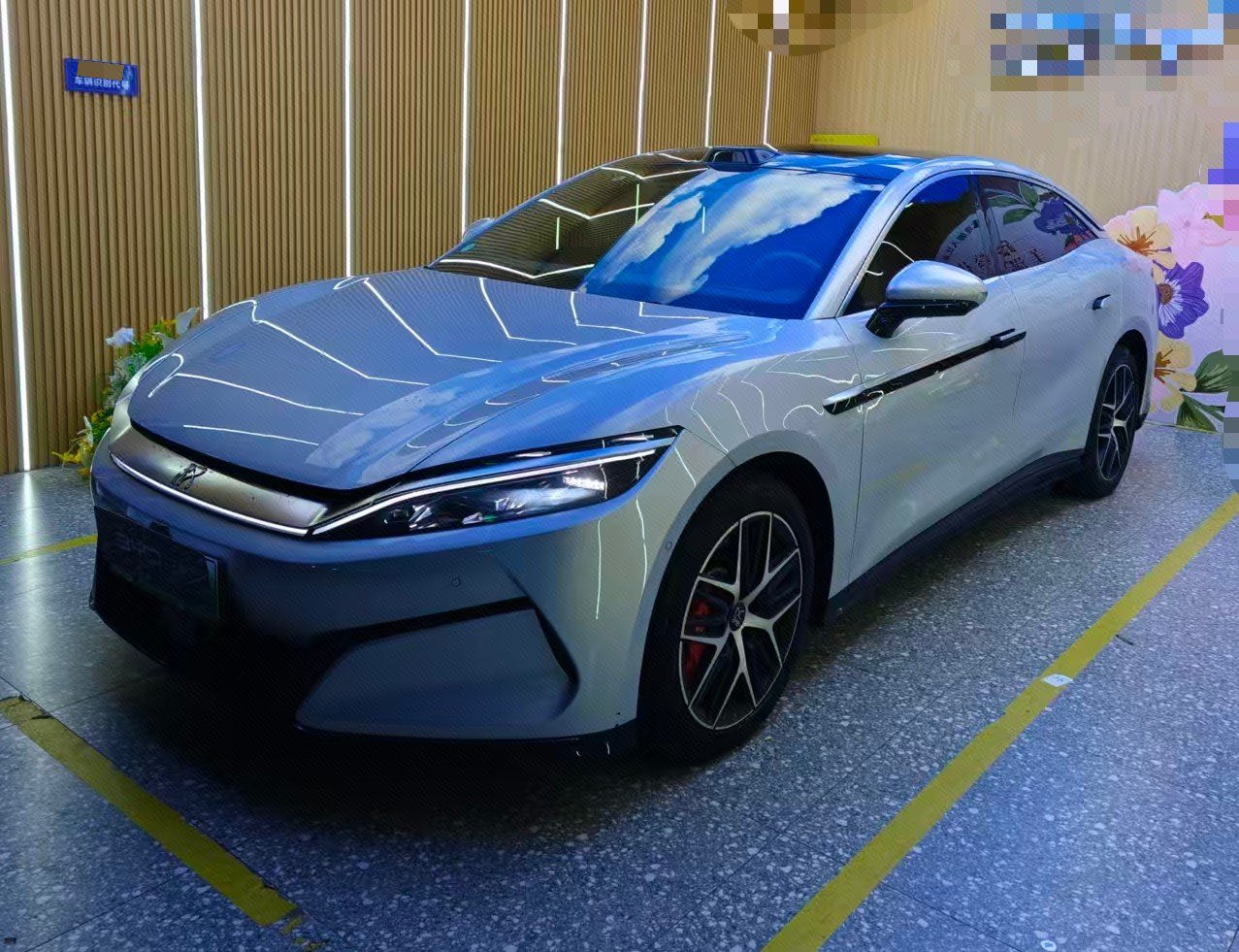 BYD HanL 2025 BYD HanL 2025 car image