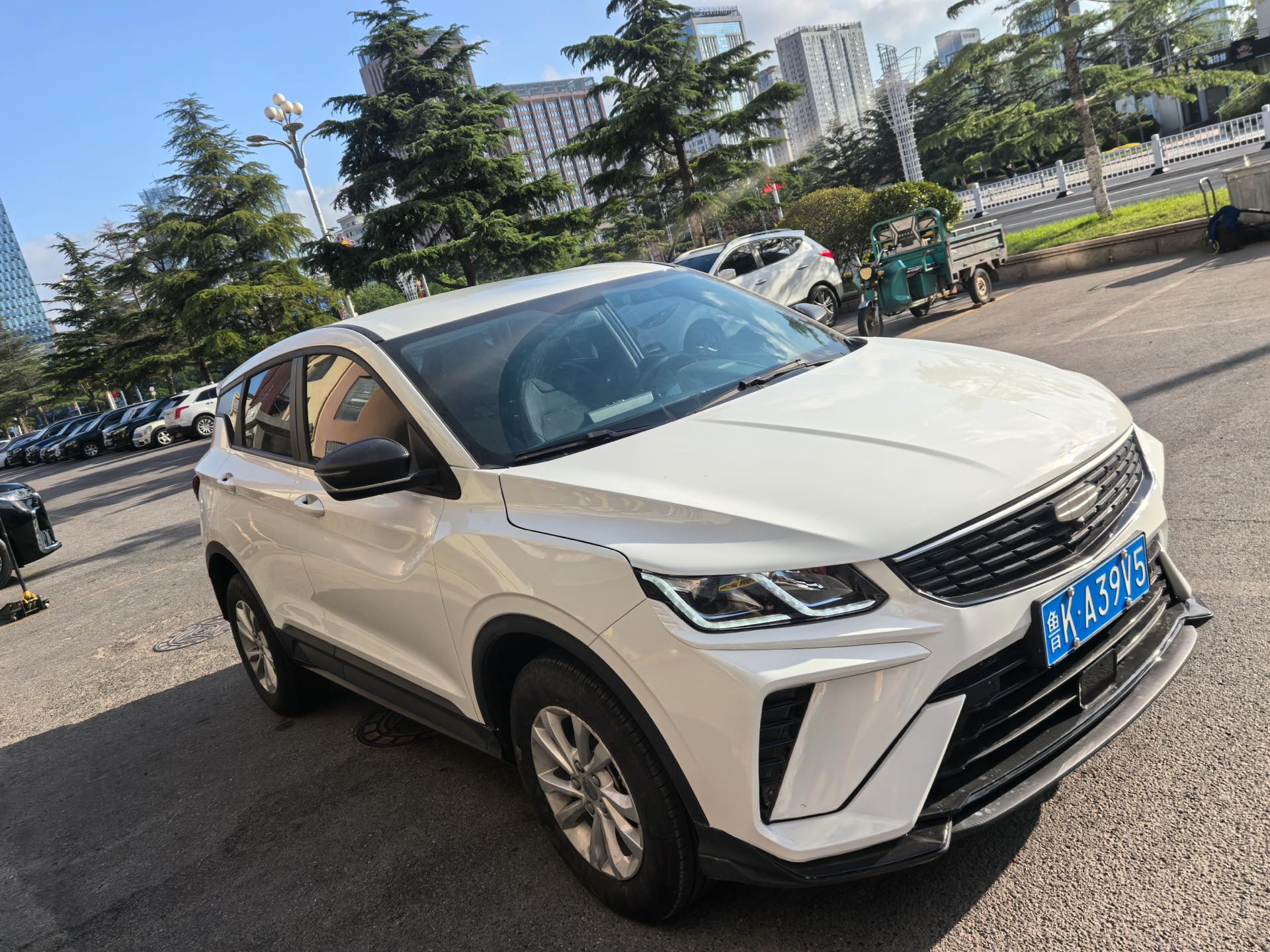 GEELY Coolray 2025 #4 GEELY Coolray 2025 car image #4