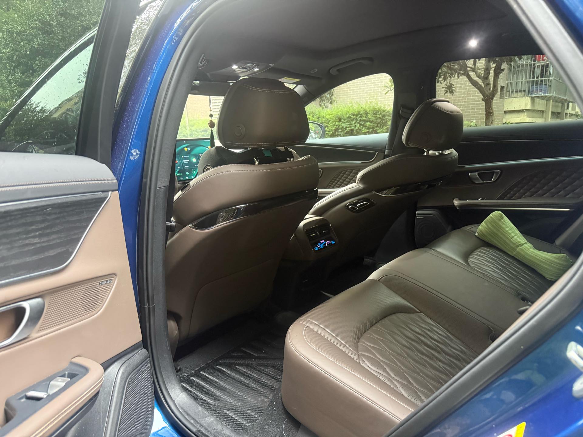 BYD Han 2023 #4 BYD Han 2023 car image #4