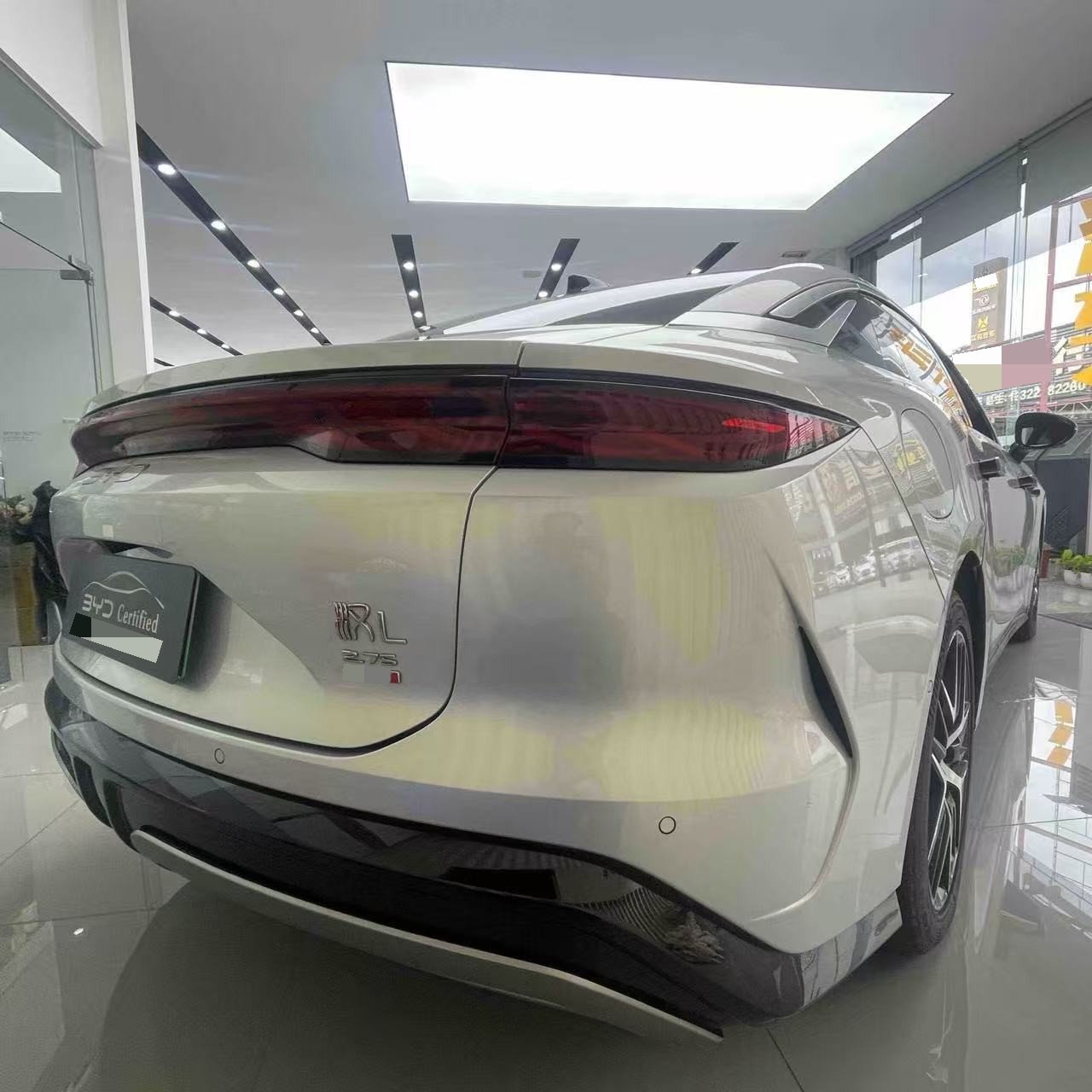 BYD HanL 2025 #4 BYD HanL 2025 car image #4