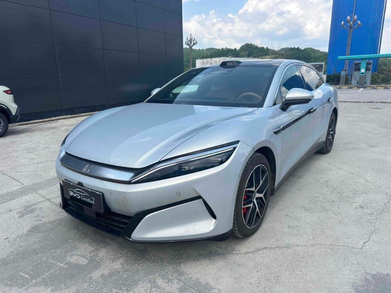 BYD HanL 2025 BYD HanL 2025 car image