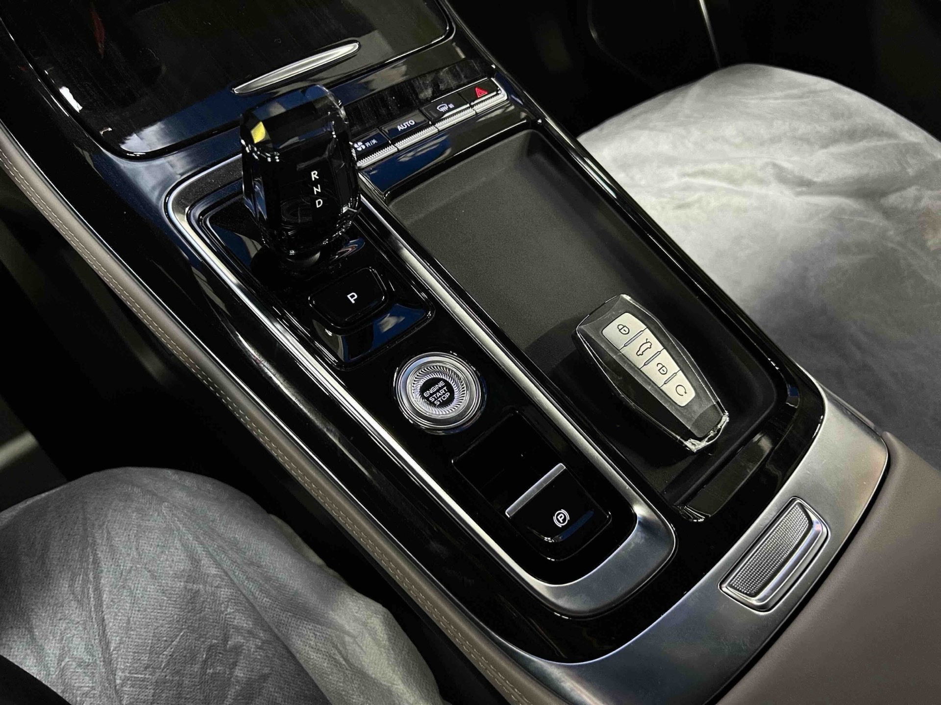 GEELY Boyue L 2026 #8 GEELY Boyue L 2026 car image #8