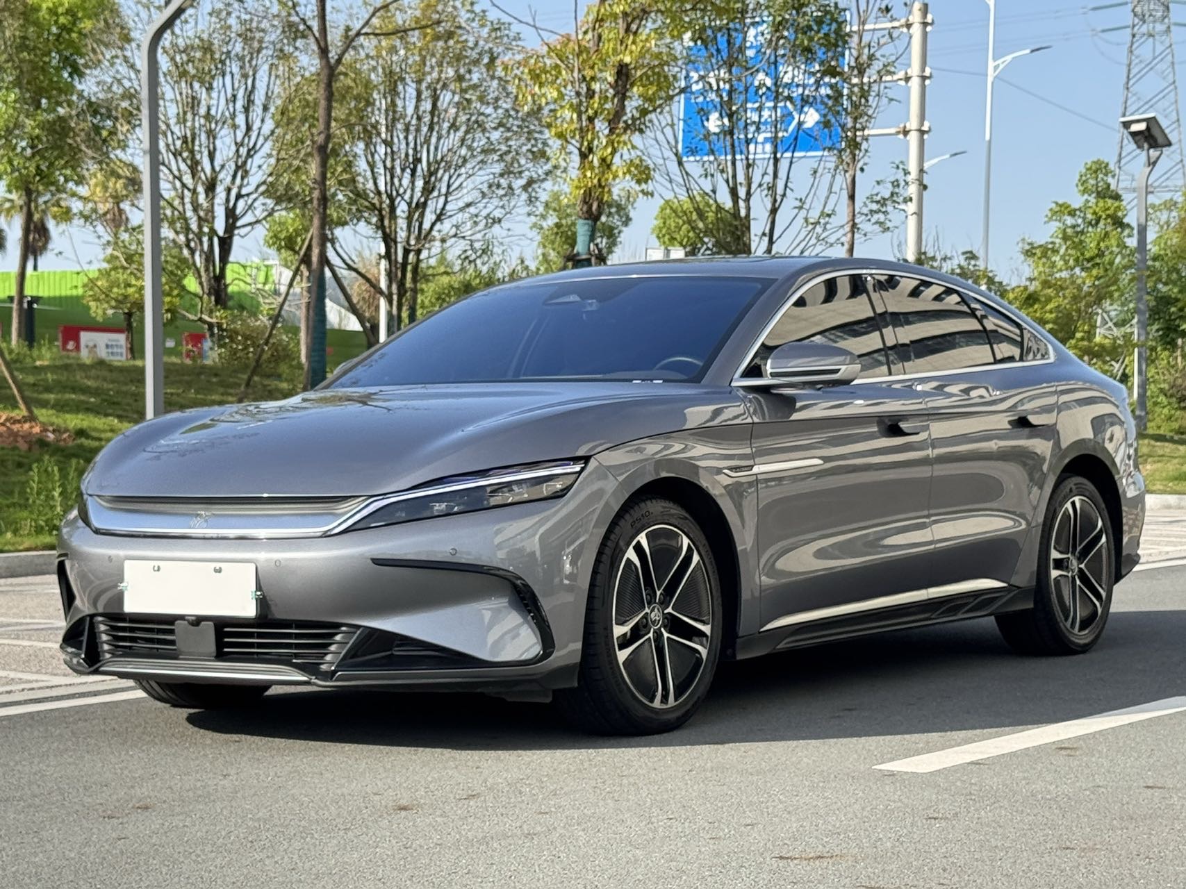 BYD Han 2023 car image 