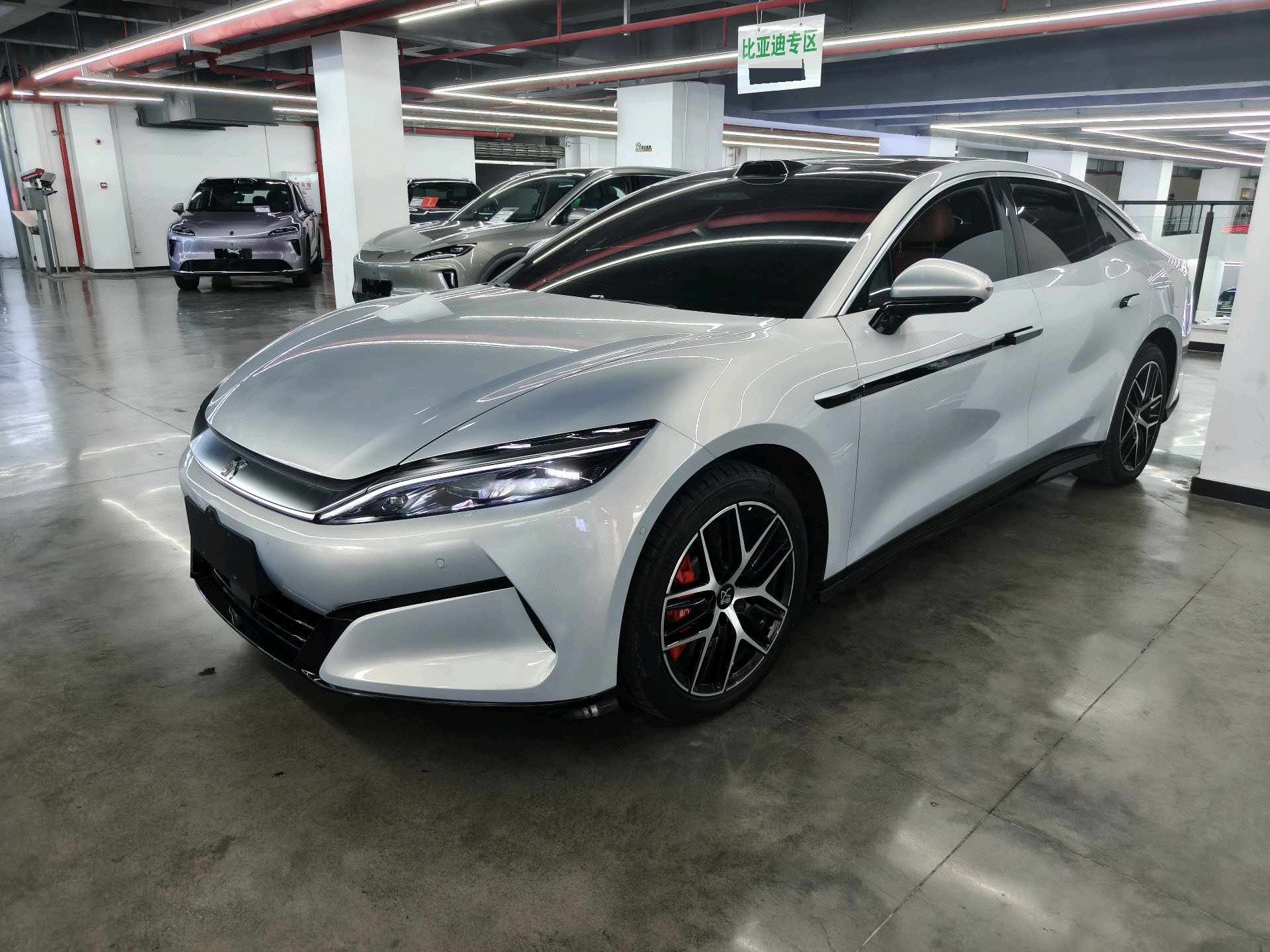 BYD HanL 2025 BYD HanL 2025 car image