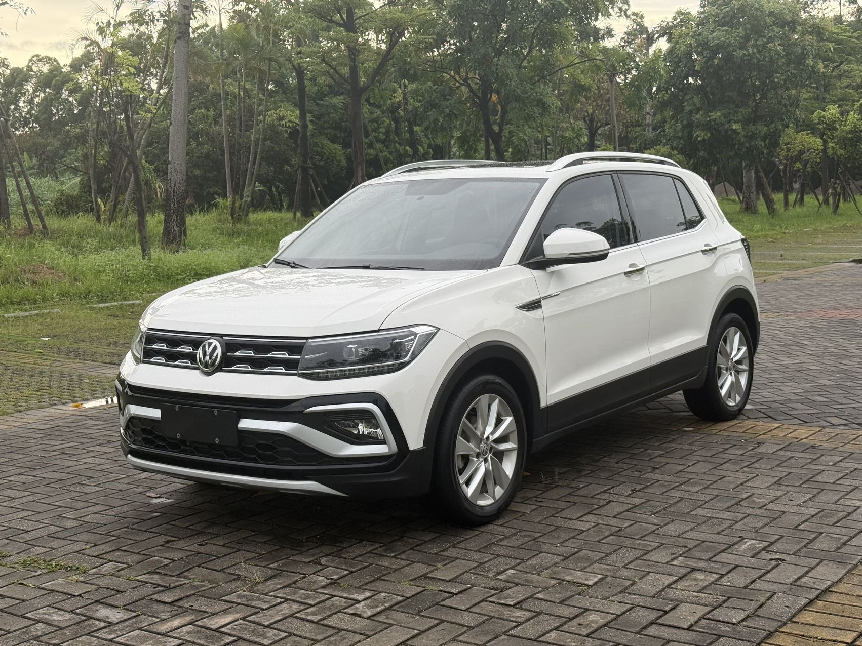 Volkswagen T-Cross 2020 Volkswagen T-Cross 2020 car image