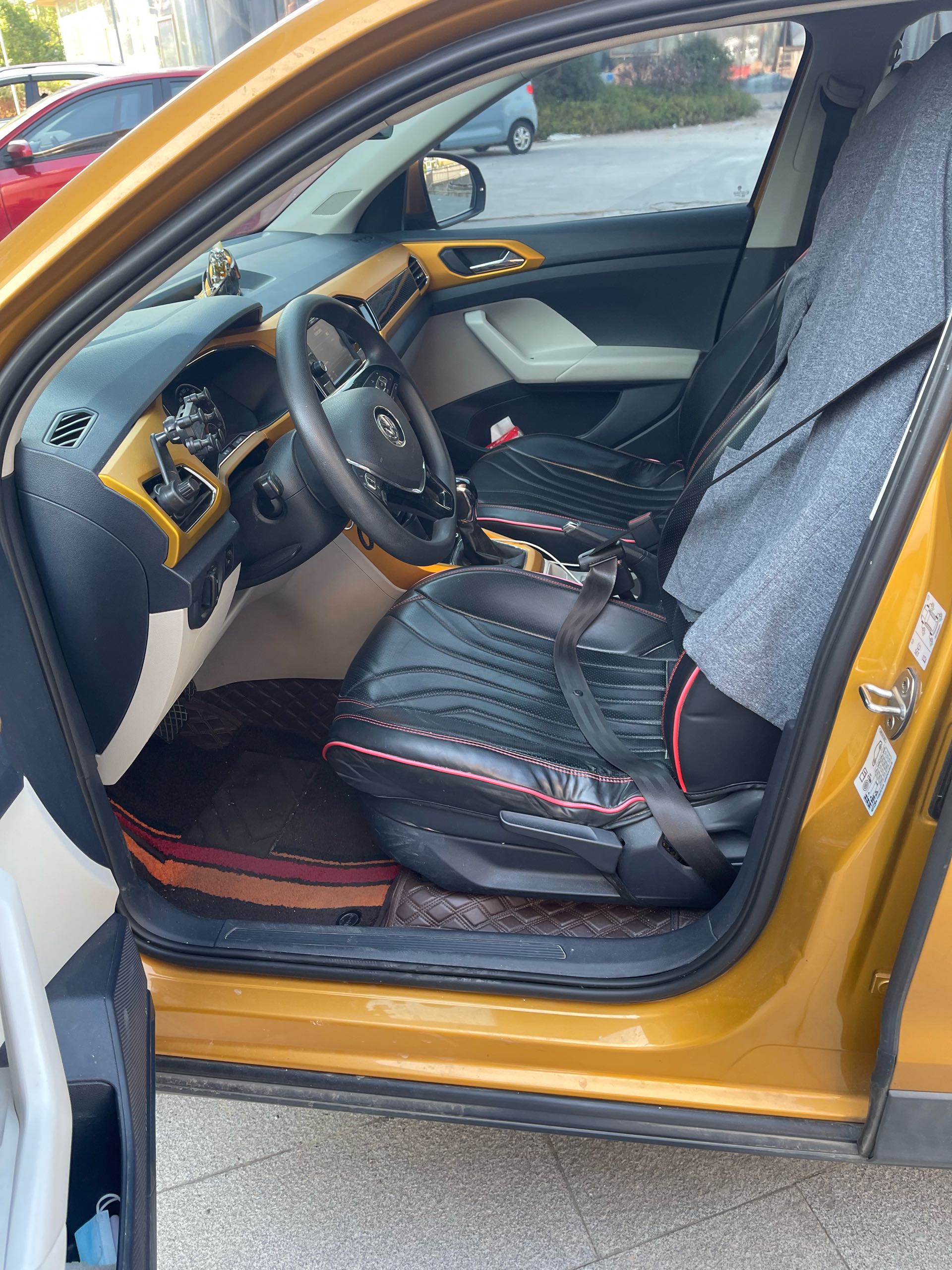 Volkswagen T-Cross 2020 #2 Volkswagen T-Cross 2020 car image #2